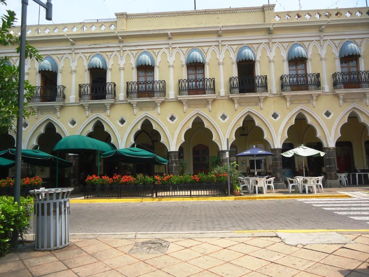 Hotel Concierge Plaza Colima Extérieur photo